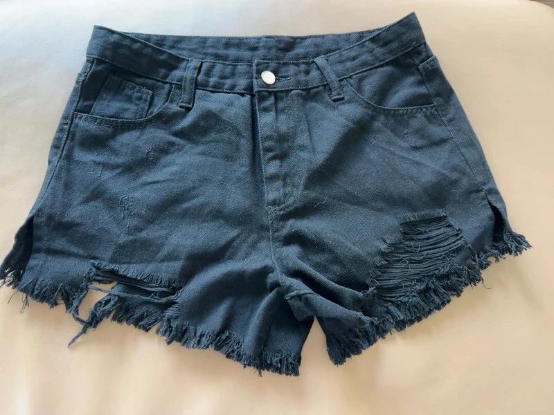 Black High Waisted Distressed Denim Tassel Shorts Wide Leg Loose Fit Size L new Amazon - Image 2