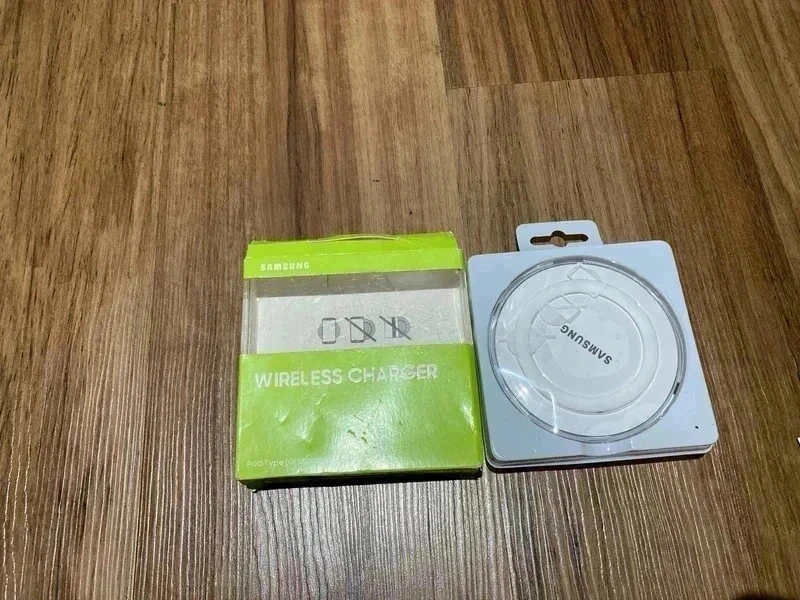 Samsung Wireless Charger Qi Standart pad White boxed New - Image 4